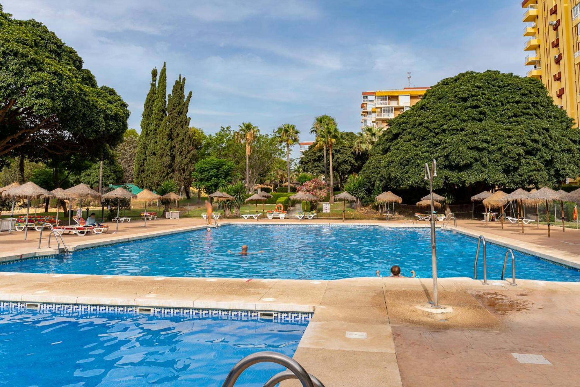 Blonzu Angola Lägenhet Benalmádena Exteriör bild