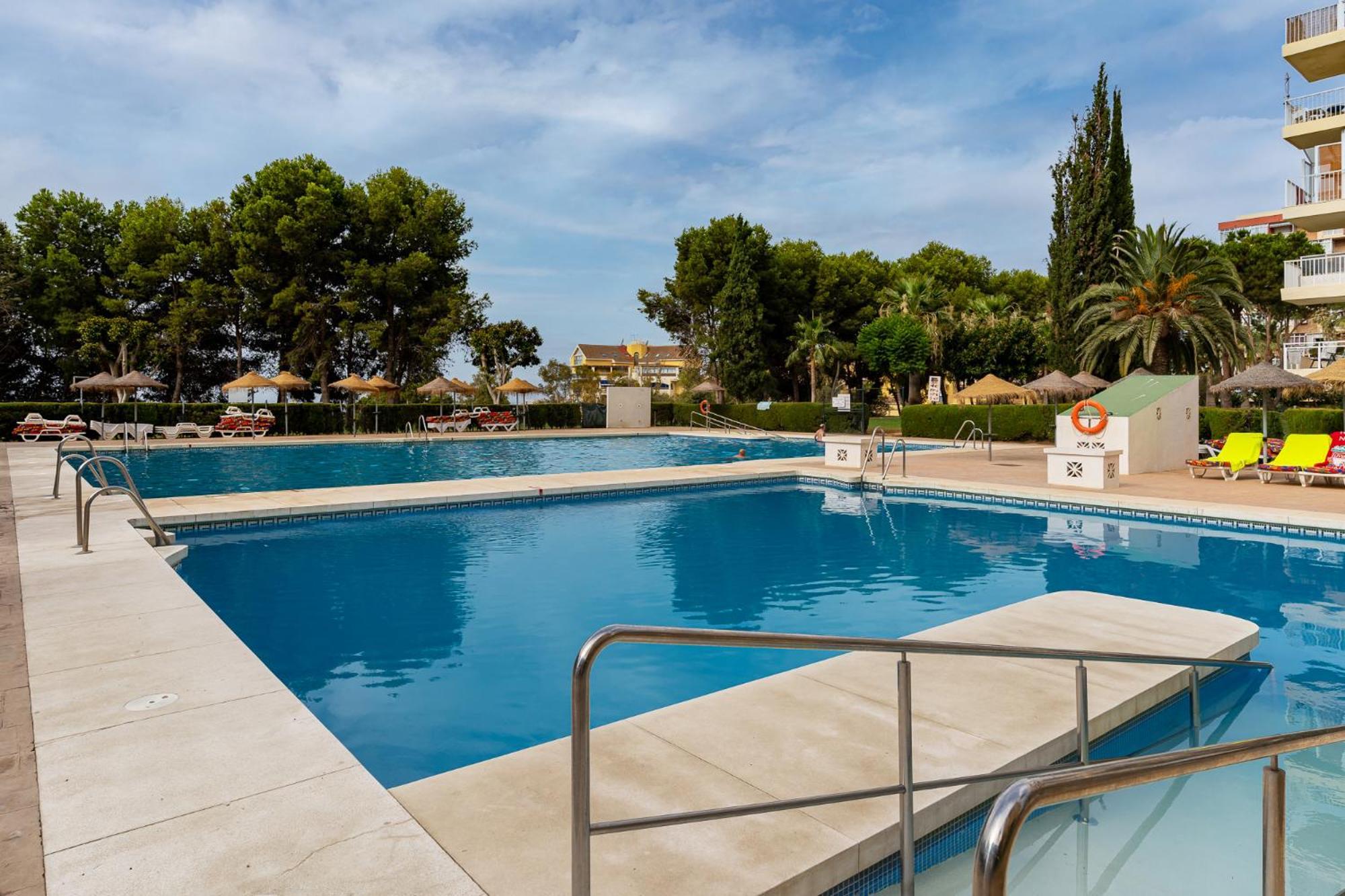 Blonzu Angola Lägenhet Benalmádena Exteriör bild